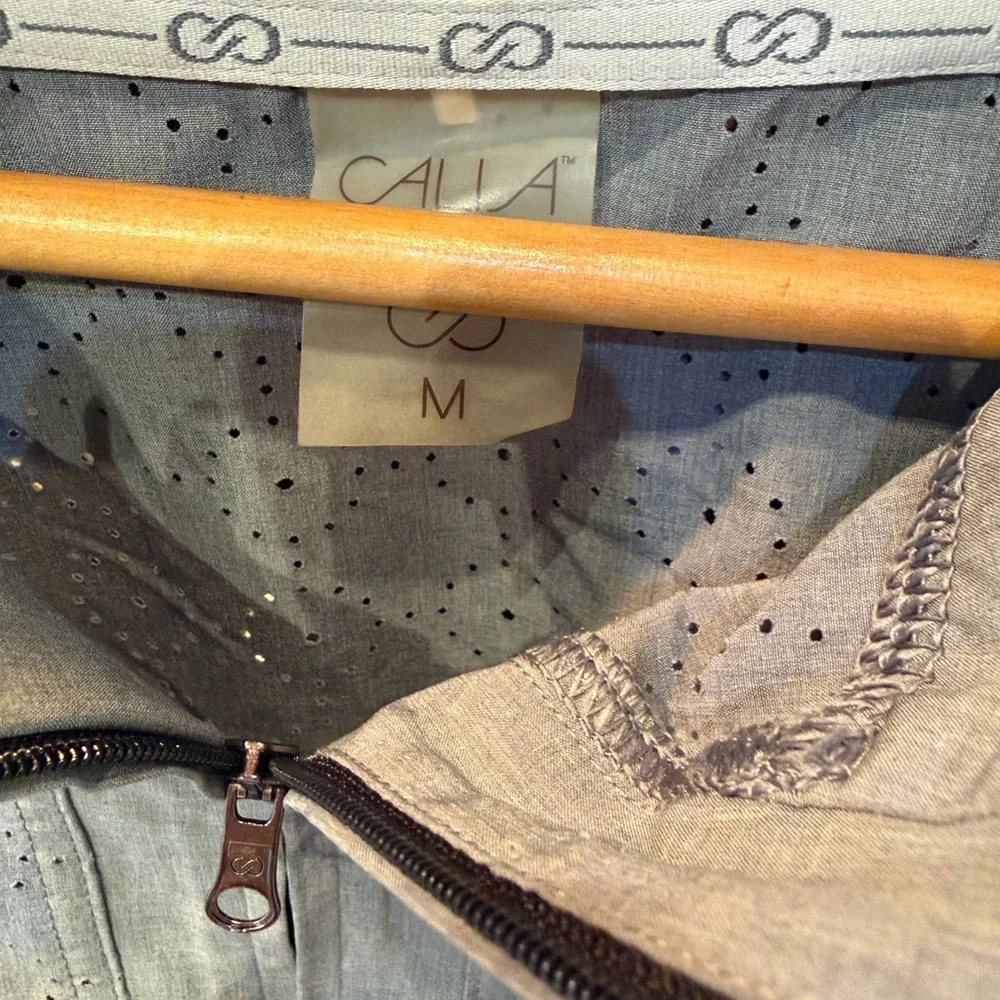 Calla Light Gray Quarter-Zip Pullover wind breaker - Picture 2 of 3